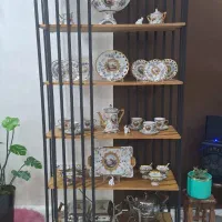 ویترین نو،ترکیبی از چوب و فلز