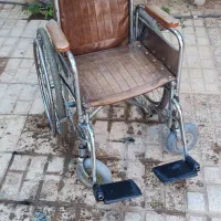 ویلچر تمیز قدیمی چرم