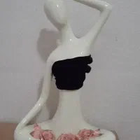 مجسمه زن