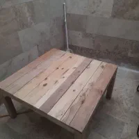 کرسی چوبی نو ،محکم ،دست ساز ۱متر در ۱متر