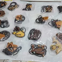 فروش گردنبند چوبی کاملا دست ساز هستند