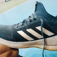 کفش والیبال بسیار نرم آدیداس کریزی سایز 44|کیف، کفش، کمربند|نیشابور, کوی یغما|دیوار