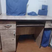 میزکامپیوتر و  دلاور