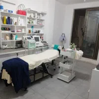 اجاره صندلی در سالن زیبایی قلی پور|خدمات آرایشگری و زیبایی|رشت, آزادگان|دیوار