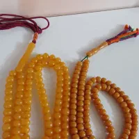 دوتا تسبیح سندلوس و دوتا کهربا