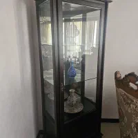 ویترین چوبی کاملا سالم بدون خط و خش مناسب عروس
