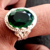 انگشتر نقره دست‌ساز  زمرد روکش رادیوم