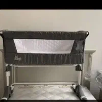 تخت کنار مادر مارک زویه