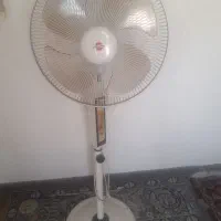 پنکه استاده
