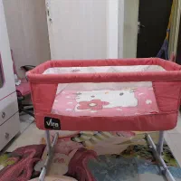 گهواره وتخت کنارمادر