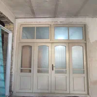 درب چوبی مستحکم باچوب جنگلی بفروش میرسد