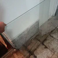 شیشه روی میز
