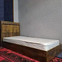 تخت یک نفره .نو. همراه با تشک