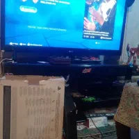 Play Station 4  + 1  دسته جداگانه خریدم