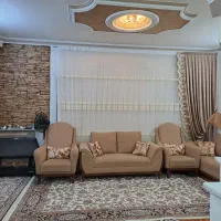 مبل ۷ نفره بسیار تمیز و سالم و نو بهمراه آباژور