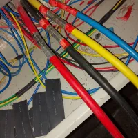 پیمانکار برق ساختمان و صنعتی اجرا تابلو برق