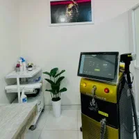 اپراتور لیزر تیتانیوم