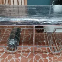 تخت، میز، قفسه