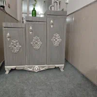 جاکفشی و میز تلویزیون