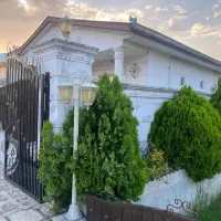 ویلا-شهرکی-با-سند-تکبرگ-در-منطقه-ساحلی