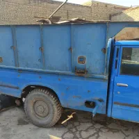 اتاق عقب. نیسان.