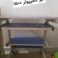 میز کامپیوتر در حد نو