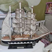 سه عدد کشتی چوبی