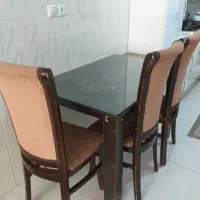 چوبی میز وگنجه