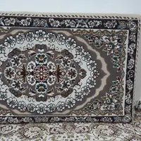 یک جفت پشتی کرم