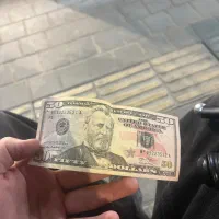 دلار. به قیمت