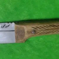چاقو ممد قمی|کلکسیون اشیاء عتیقه|رباط‌کریم, رباط‌کریم|دیوار