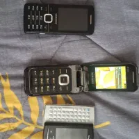 سه عدد گوشی