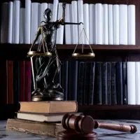 وکیل پایه یک دادگستری / مشاوره حقوقی رایگان