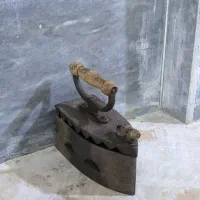 اتو قدیمی ذغالی|کلکسیون اشیاء عتیقه|اصفهان, آفاران|دیوار