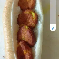 فلافل داغِ داغ در حضور مشتری