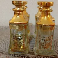 تعدادی شیشه های لوکس عطرگرمی