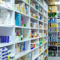 تکنسین دارویی خانم