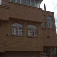 منزل ویلایی  ۱۳۰ متری شیک و تمیز