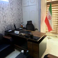 ۲ نفر منشی خانم و ۱ نفر منشی مدیرعامل