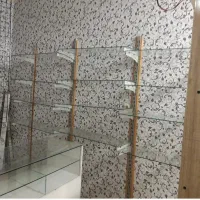 قفسه شیشه ای