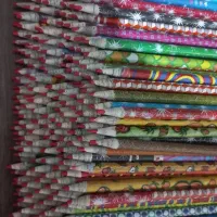 مداد روزنامه ایی قرمز|لوازم التحریر|بهارستان, |دیوار