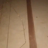 یک شاخه آهن پله و سقف پارکینگ