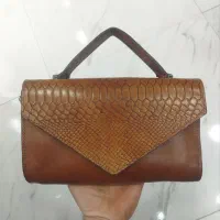 کیف دستی دوشی زنانه تمام چرم گاوی