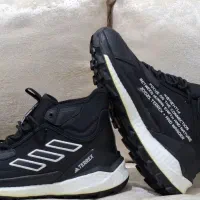 کفش اورجینال|کیف، کفش، کمربند|کاشان, عربها|دیوار