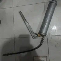 گریس پمپ آمریکایی قدیمی