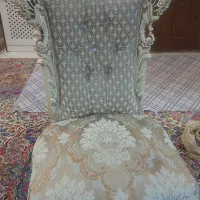 فروش  دو عدد  صندلی تک  میزبان بسیاری بسیار نو