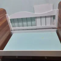 تخت کودک هردوطرف محافظ داره ابعادش ۱۳۵ در ۸۵|تخت و سرویس خواب|رشت, فرزانه|دیوار