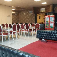 کارگر ساده یا سالن داره جوان