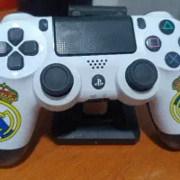 دسته PS4  و استند