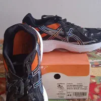 کفش کتانی خارجی